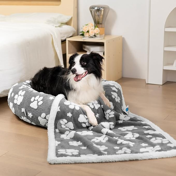 Donut Dog Beds for Small Dogs, Calming Round Cat Beds for Indoor Cats, Cute 3D Textured Paw Pet Bed with Removable Washable Cover and Anti-Slip Bottom(Grey,20")