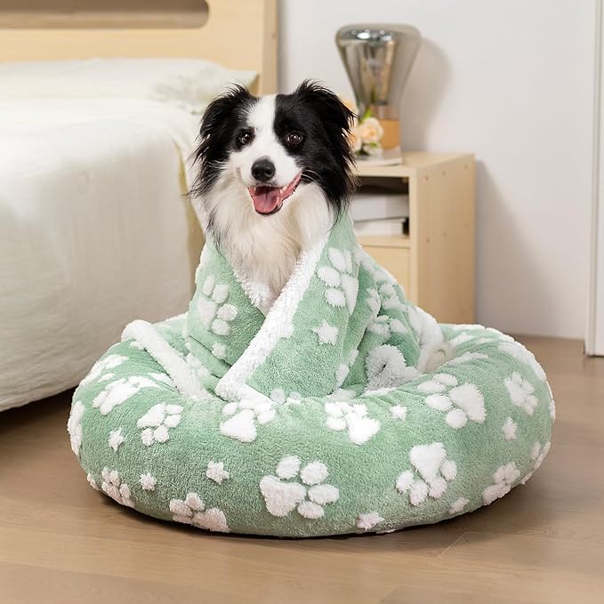 Donut Dog Beds for Small Dogs, Calming Round Cat Beds for Indoor Cats, Cute 3D Textured Paw Pet Bed with Removable Washable Cover and Anti-Slip Bottom(Green,20")