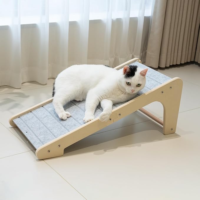 PETKARAY Felt Cat Scratcher, L Shaped Scratching Pad, Scratch Resistant Carpet Scratcher Ramp, Slot-Free Scratch Board with Toy Ball, Light Grey