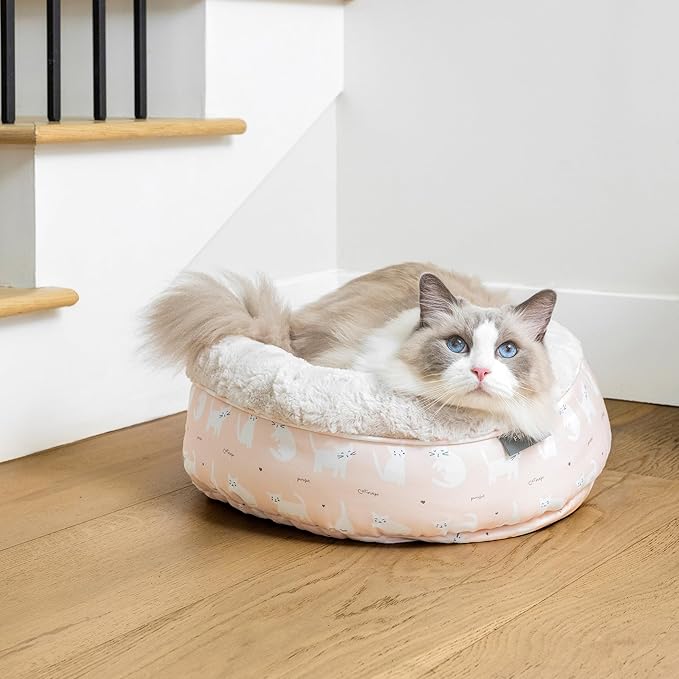 Fringe Studio Miss Kitty Heart Lite Peach Small Circle Pet Bed 18"- Poly Filled with Faux Fur Interior - Machine Washable