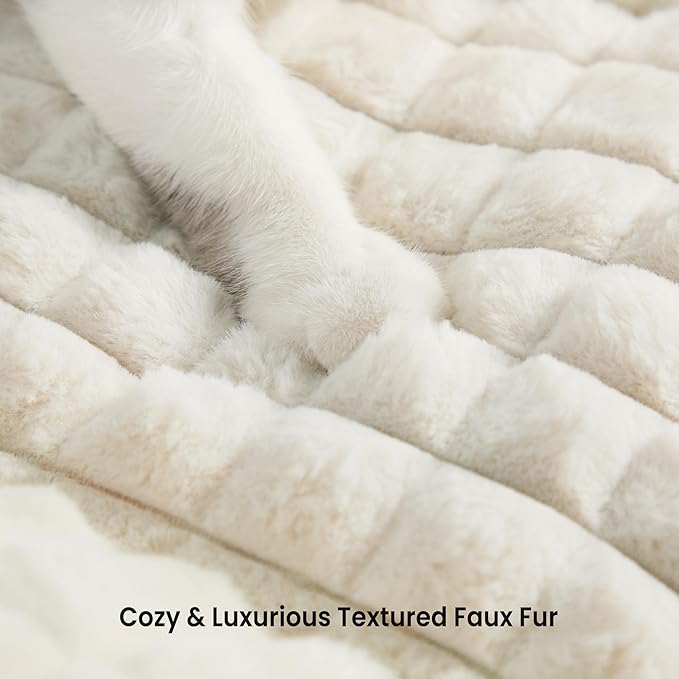 Cute Cat Couch Bed – Supportive & Fluffy Pet Sofa with Faux Rabbit Fur Washable Cover in 3D Diamond Pattern, 24" Off White
