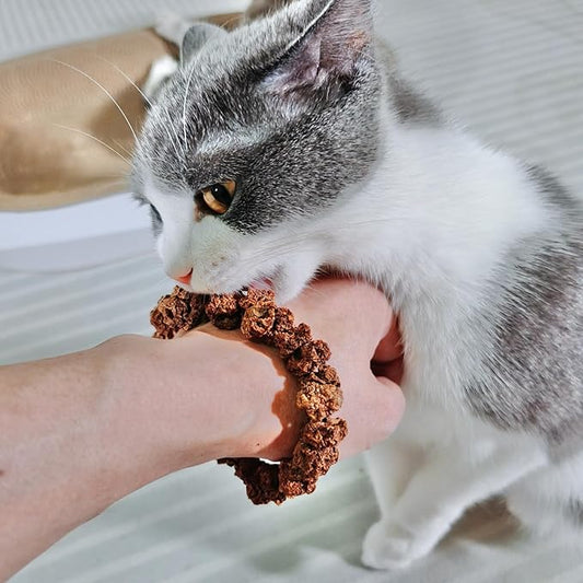 Natural Silvervine Gall Fruit Cat-Attracting Bracelet,Interactive Cat Toy for Relaxing and Teething, Catnip Alternative (Small Gall Fruit)