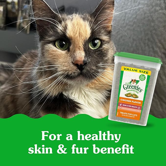 Greenies Feline Smartbites Skin & Fur Health Crunchy and Soft Cat Treats, Chicken Flavor, 16 oz. Tub