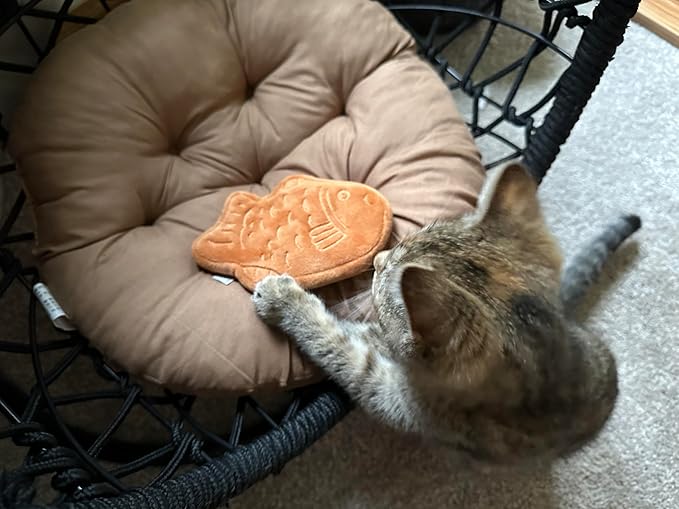 munchiecat Japanese Taiyaki Toy with Organic Catnip | Refillable, Washable for Cats and Kittens | Crinkles