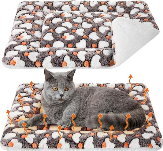 2 Pack Self Warming Cat Mat Self Heating Pad Bed Reversible Machine Washable Reflects Body Heat Warm Thermal Pet Pad Crate Blanket for Feral and Indoor Cat (Heart,22'' X 18'')