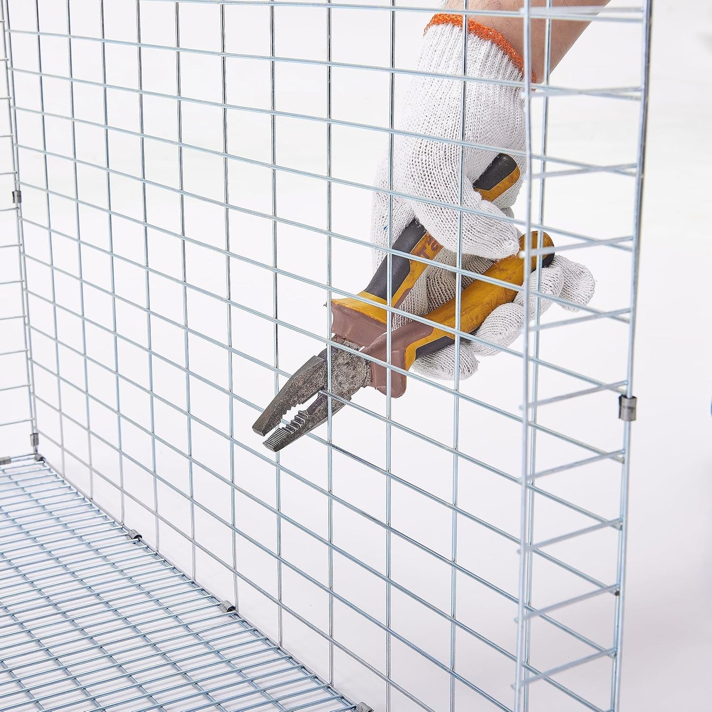 Metal Small Animal Feeder with Lid, Heavy Duty, Large Capacity Food Dispenser, Great for Rabbits, Guinea Pigs, Chinchillas and Other Small Animals (7.4 inch, Green)