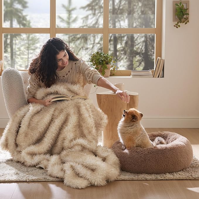 Bedsure Calming Dog Bed for Small Dogs - Donut Washable Small Puppy Bed, 23 inches Anti-Slip Round Fluffy Plush Faux Fur Large Cat Bed, Fits up to 25 lbs Pets, Camel